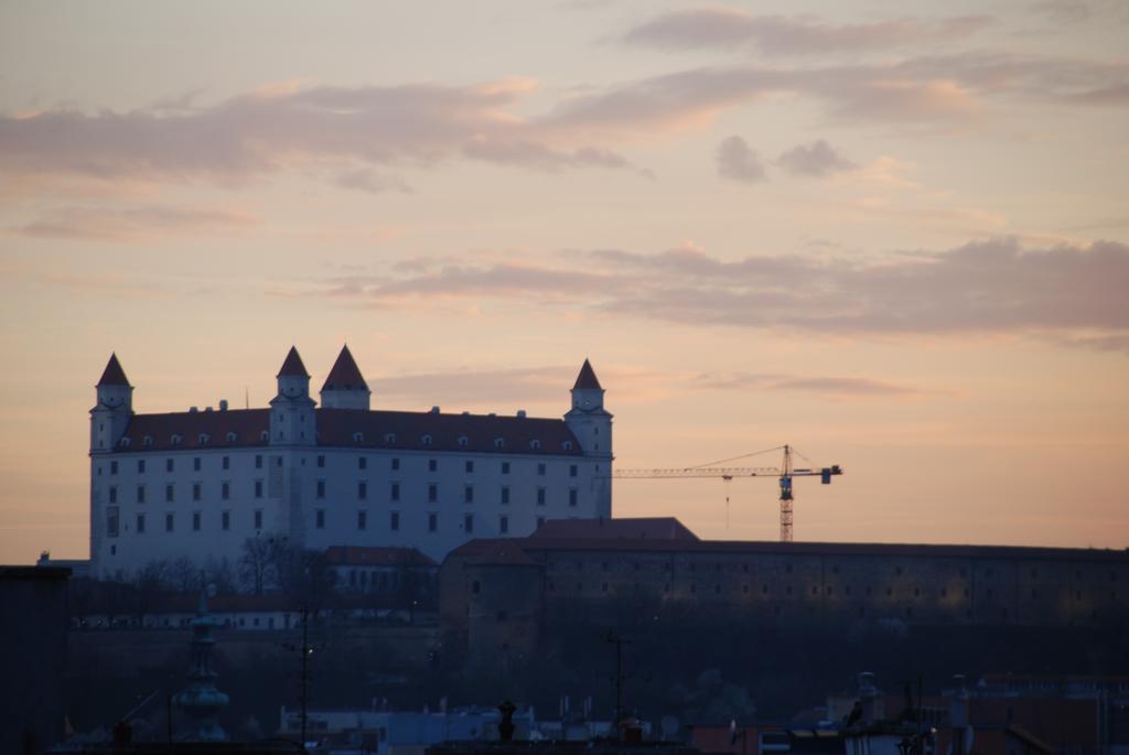 Stay In City Apartment Bastova Братислава Экстерьер фото