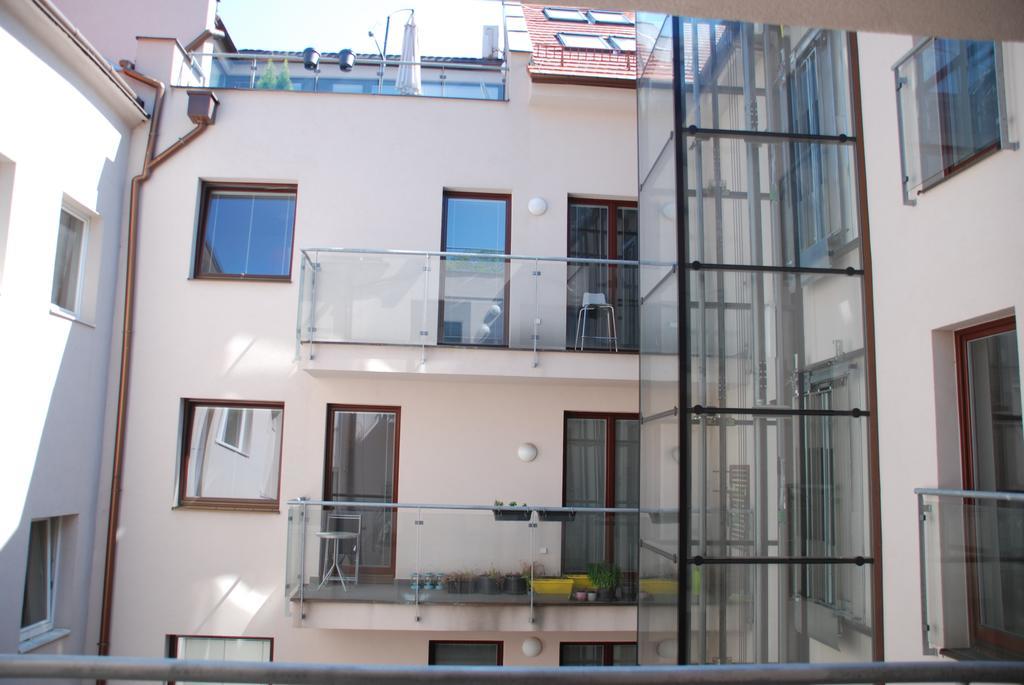 Stay In City Apartment Bastova Братислава Экстерьер фото