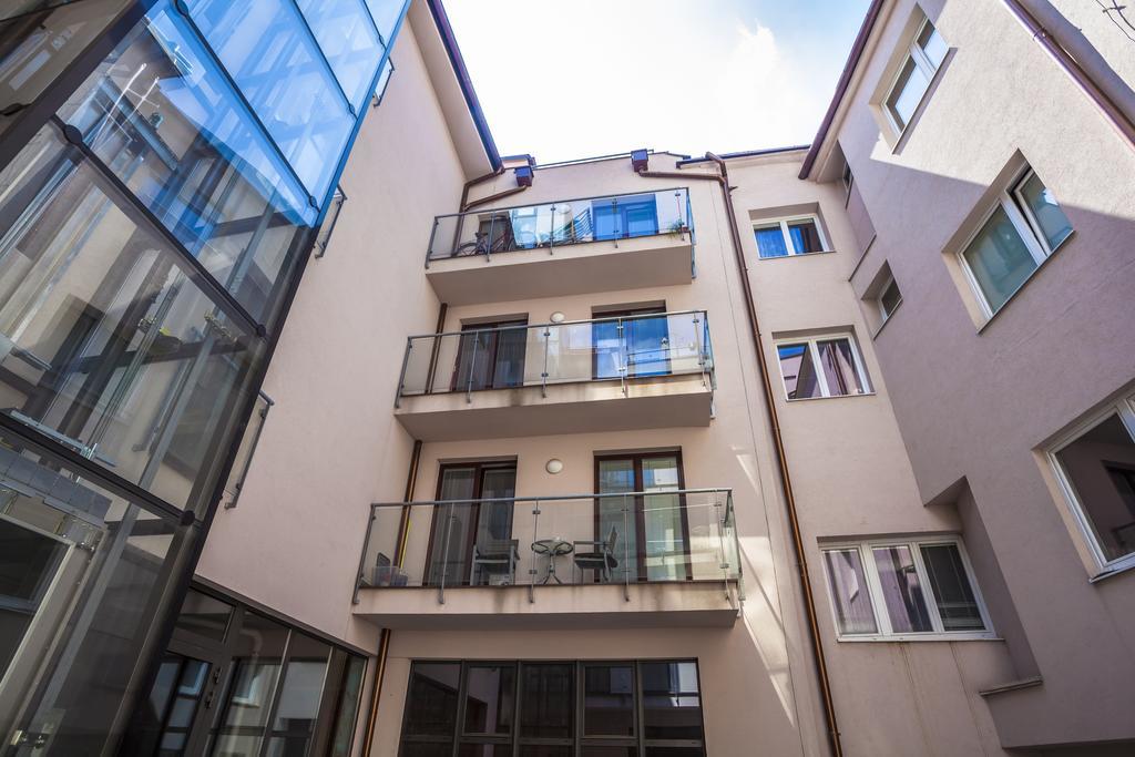 Stay In City Apartment Bastova Братислава Экстерьер фото