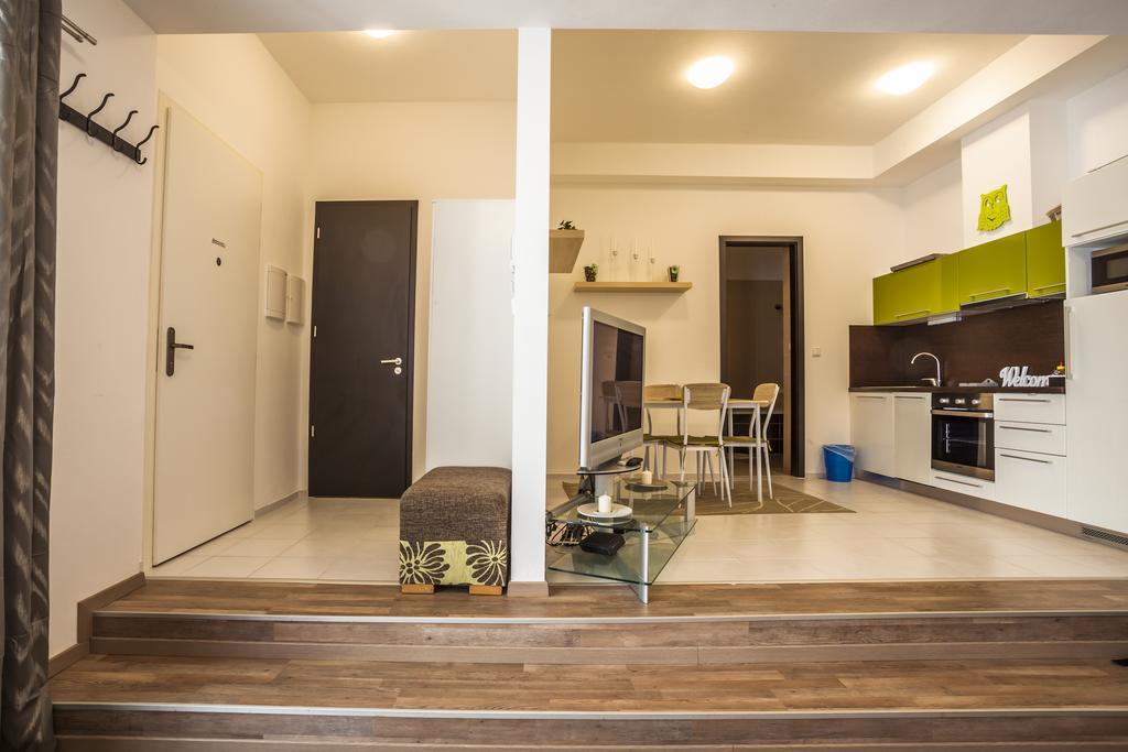 Stay In City Apartment Bastova Братислава Экстерьер фото