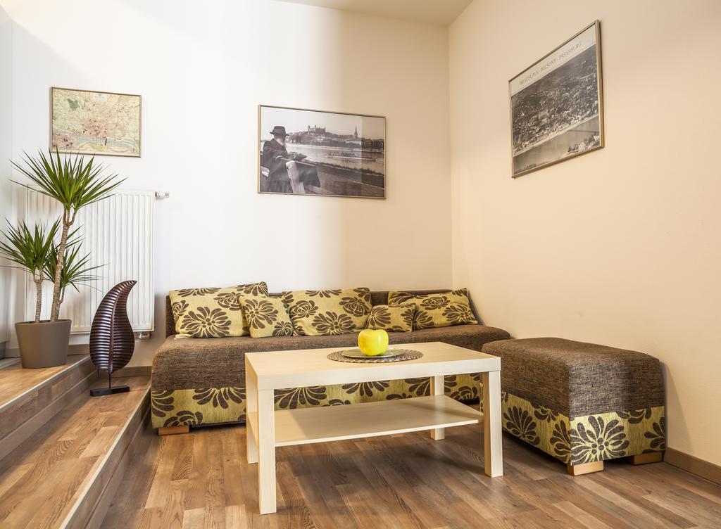 Stay In City Apartment Bastova Братислава Экстерьер фото