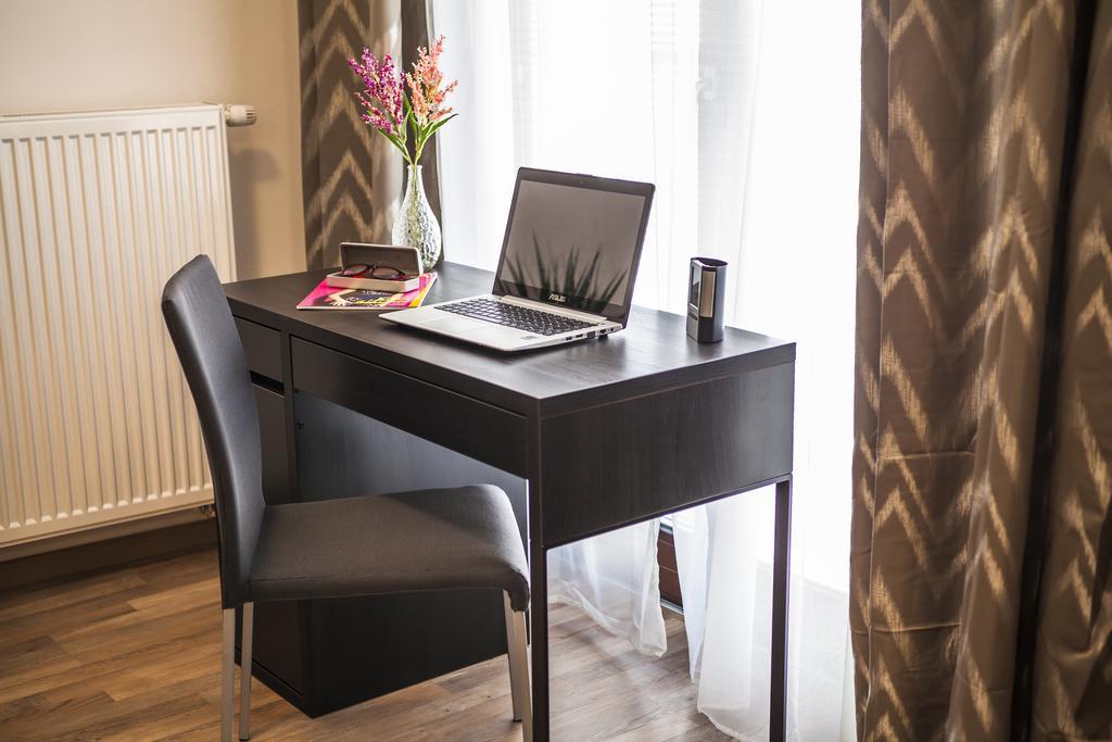Stay In City Apartment Bastova Братислава Экстерьер фото