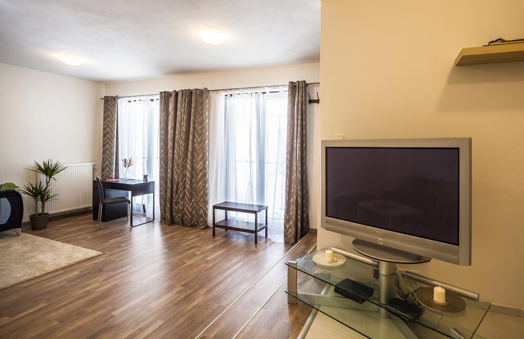 Stay In City Apartment Bastova Братислава Экстерьер фото