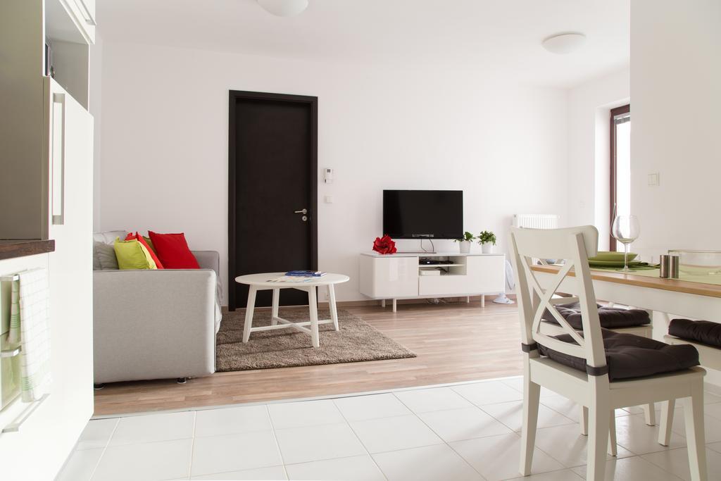 Stay In City Apartment Bastova Братислава Экстерьер фото