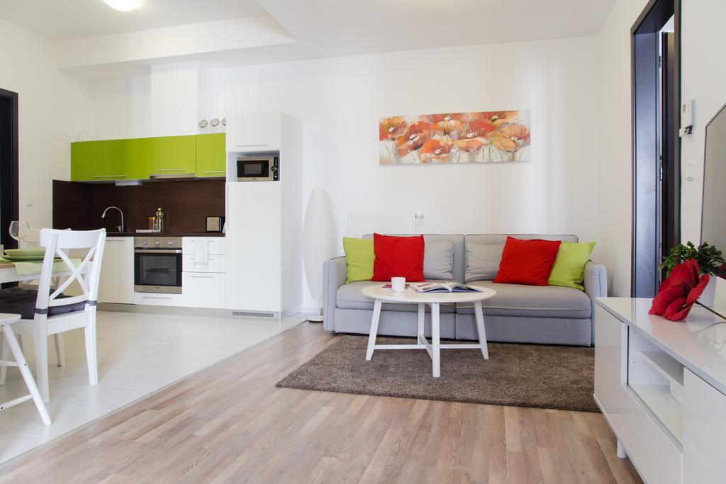 Stay In City Apartment Bastova Братислава Экстерьер фото