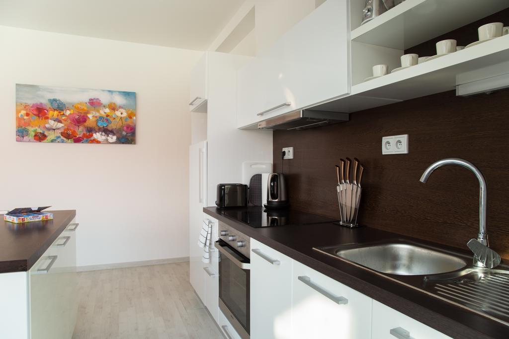 Stay In City Apartment Bastova Братислава Экстерьер фото