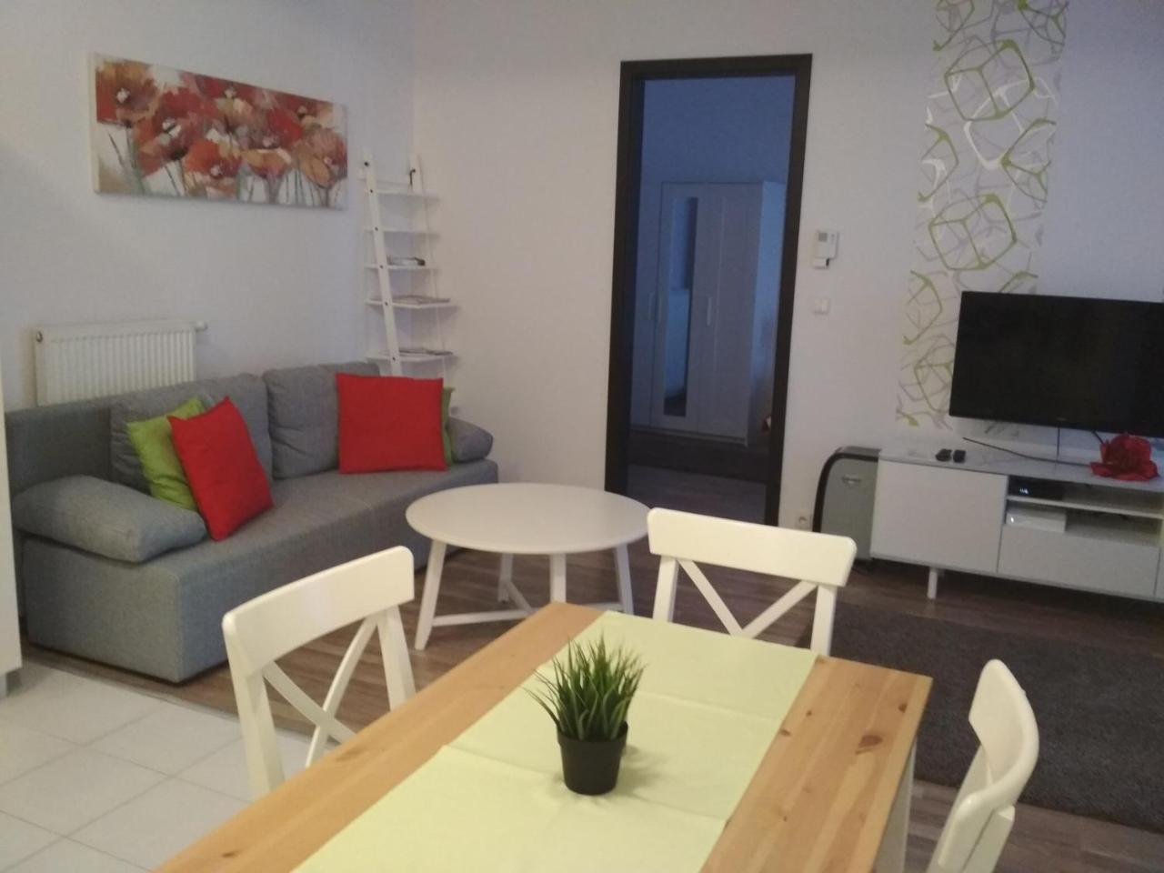 Stay In City Apartment Bastova Братислава Экстерьер фото