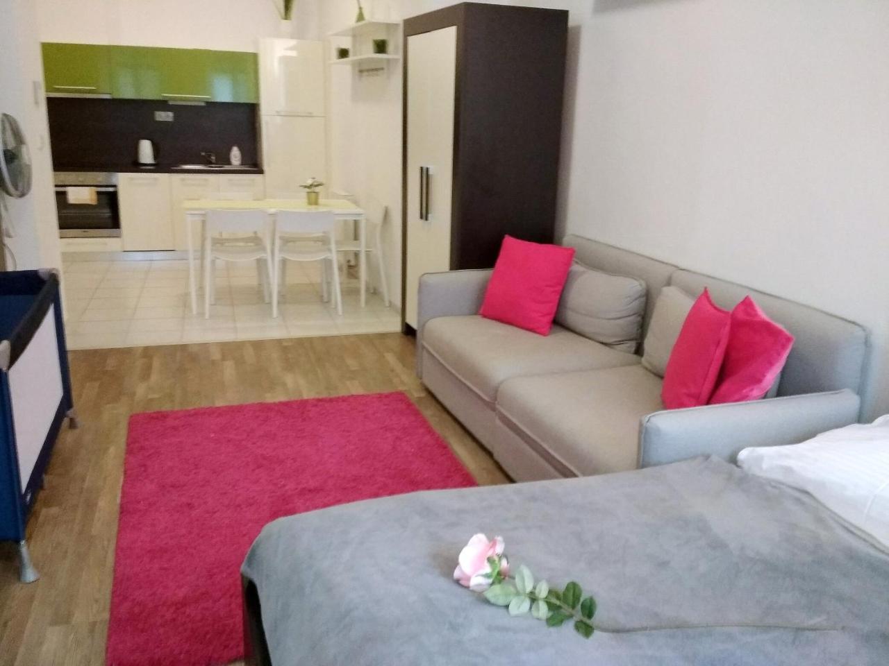 Stay In City Apartment Bastova Братислава Экстерьер фото
